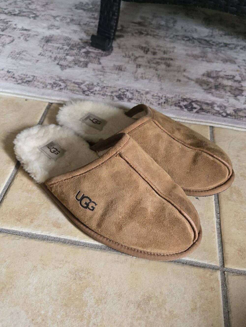 UGG Mens Scuff Suede Slippers Chestnut Tan Sheepskin Shearling Fur Size 11 Uggs - Picture 3 of 13
